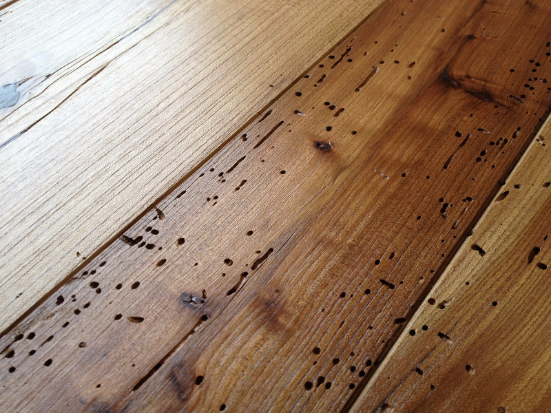 Parquet vintage, parquet in olmo antico finitura ad olio, cera, anticato Pavimento in tavole di legno