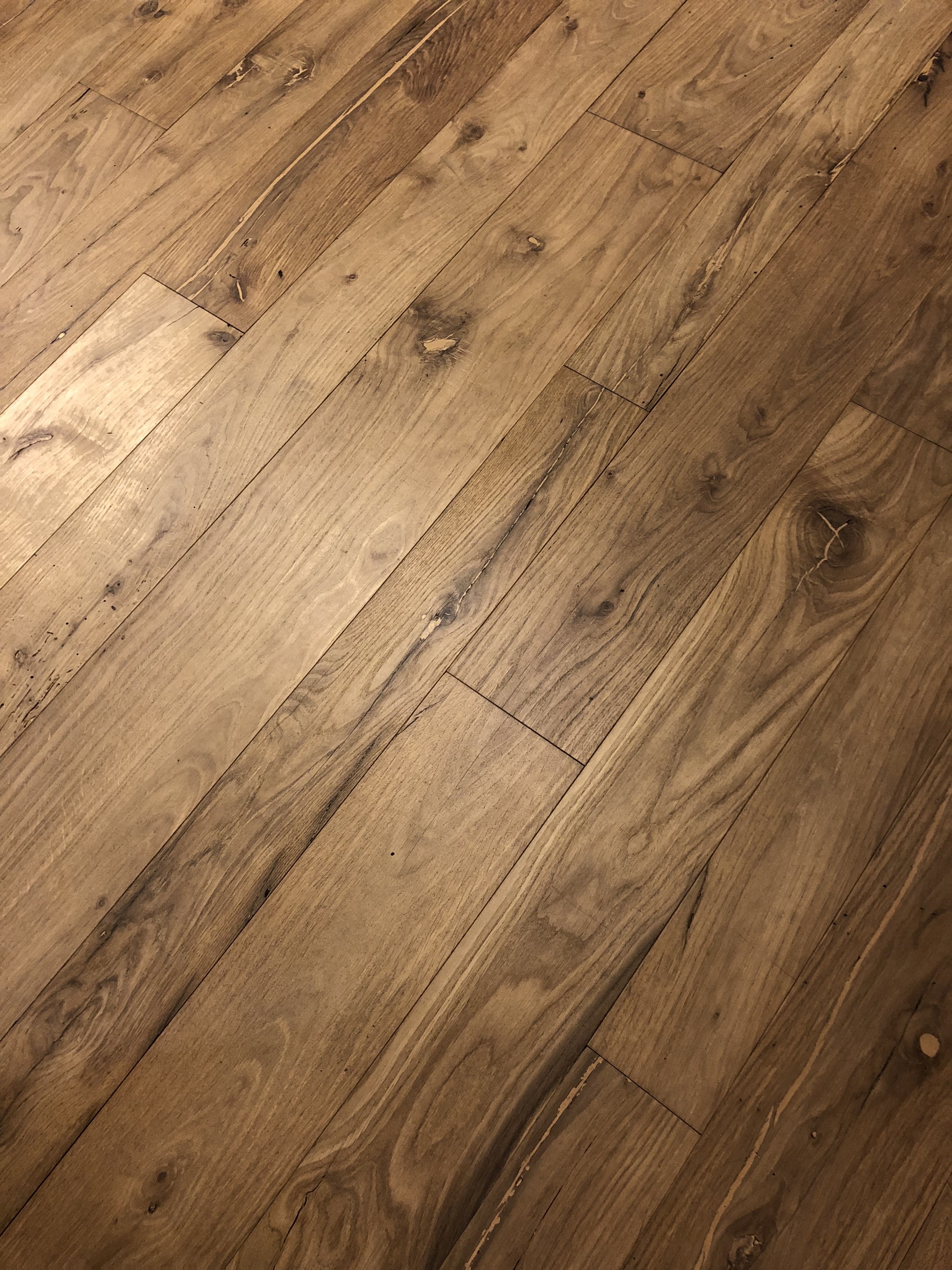 Parquet antico in rovere da vecchi pavimenti in legno di recupero Parquet rovere anticato