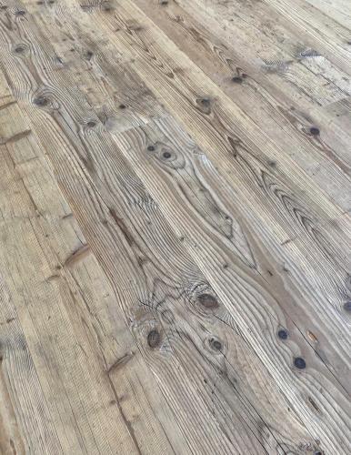 Pavimenti in Abete prima patina finitura ad effetto naturale