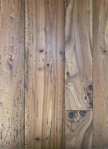 Pavimenti in Olmo Antico finitura ad effetto naturale